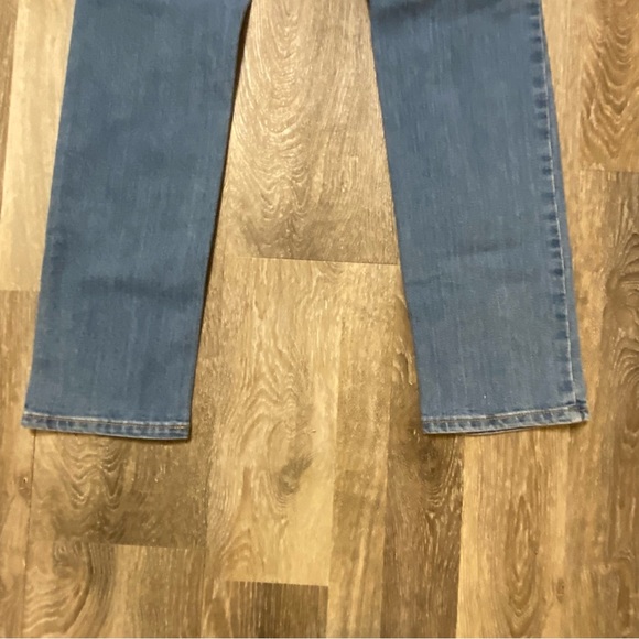 Old Navy Sweetheart Straight Leg Jeans - Picture 8 of 9